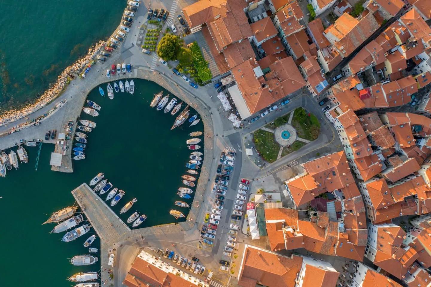 Apartma Rea Izola, Pergola & Terassa, Parking Exterior photo